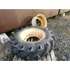 Rengas 14.9/13-24 vanteella / Fahr M600 leikkuupuimurista
