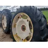 Fiat traktorin takarenkaat 13.6R38 / Vanteilla ja keskiöillä