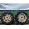 Fiat traktorin takarenkaat 13.6R38 / Vanteilla ja keskiöillä