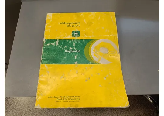 John Deere 932 ja 942 / Leikkuupuimurin käyttöohjekirja