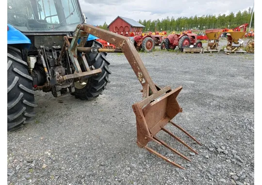 Takakuormaaja, hydraulinen / Sora- ja lantakauhalla!
