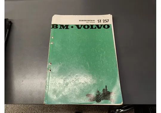 Volvo BM ST257 ruotsinkielinen / Varaosaluettelo leikkuupuimuriin