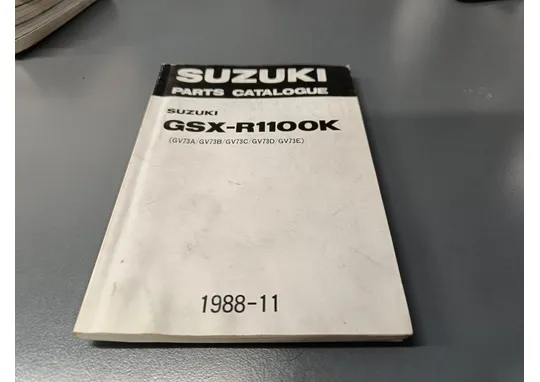Suzuki GSX-R1100K / Moottoripyörän varaosaluettelo