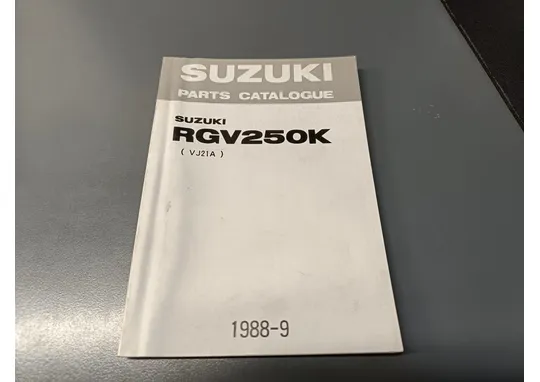 Suzuki  RGV250K / Moottoripyörän varaosaluettelo