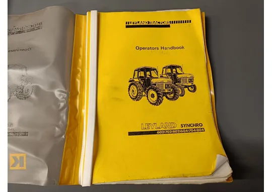 Leyland Synchro 602, 702, 802, 604, / 704, 804 - Käyttöopas