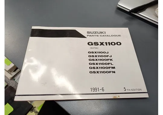 Suzuki GSX1100 (J/FJ/FK/FL/FM/FN) / Moottoripyörän varaosaluettelo