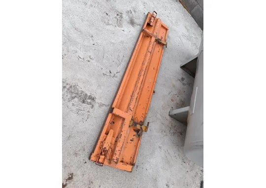 Peräkärryn metallilaita 190cm / Perävaunun laita