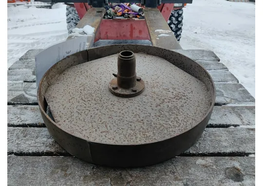Tukipyörä vanhaan sarka-auraan /