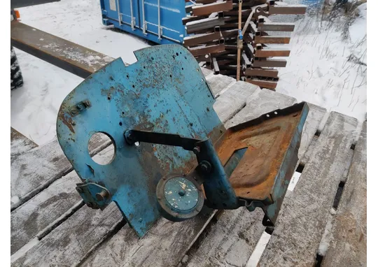 Fordson Diesel Major akkukotelo / Pohja ja etupelti