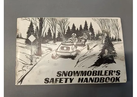 Moottorikelkkailijan turvallisuusohjeet / Englanninkielinen