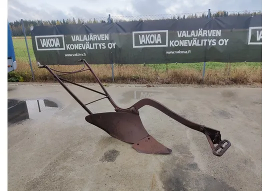 Hevoskyntöaura / ja varaosakone mukaan