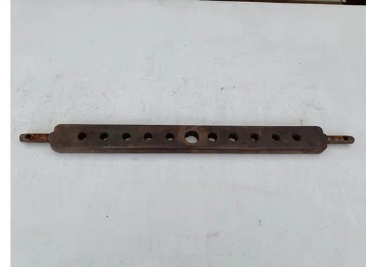 Vetokarttu pituus 799mm päät 22mm / Keskireikä 32mm