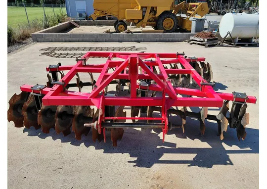 Akpil V4 lautasäes / 315cm kiekot 51cm, siisti kone