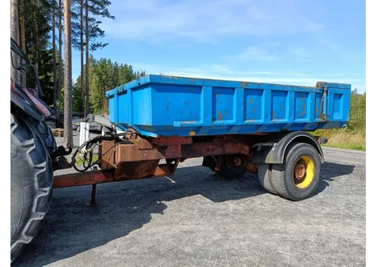 Maansiirtokärry 1-akselinen / Hydraulisella perälaidalla, korjattavaksi