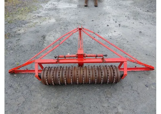 Jyrätukki 126 cm punainen vetopäällä /