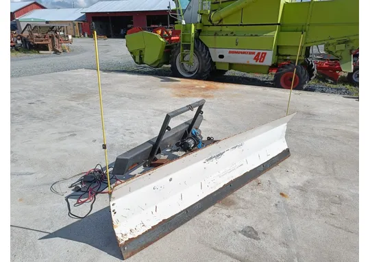 Lumilevy 230cm / Auton keulalta