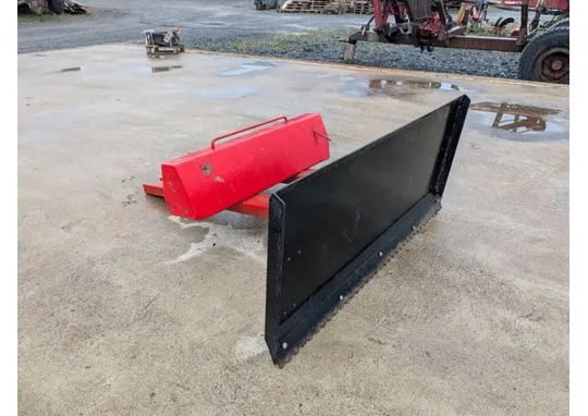 Puskulevy 140cm / Trukkikiinnike ja Bobcat-kiinnike