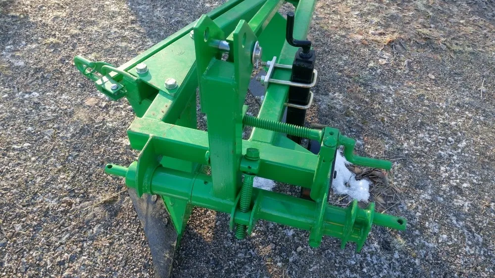 Farmostal 2-siipinen minisiipiaura / Sarka-aura pikkutraktoriin