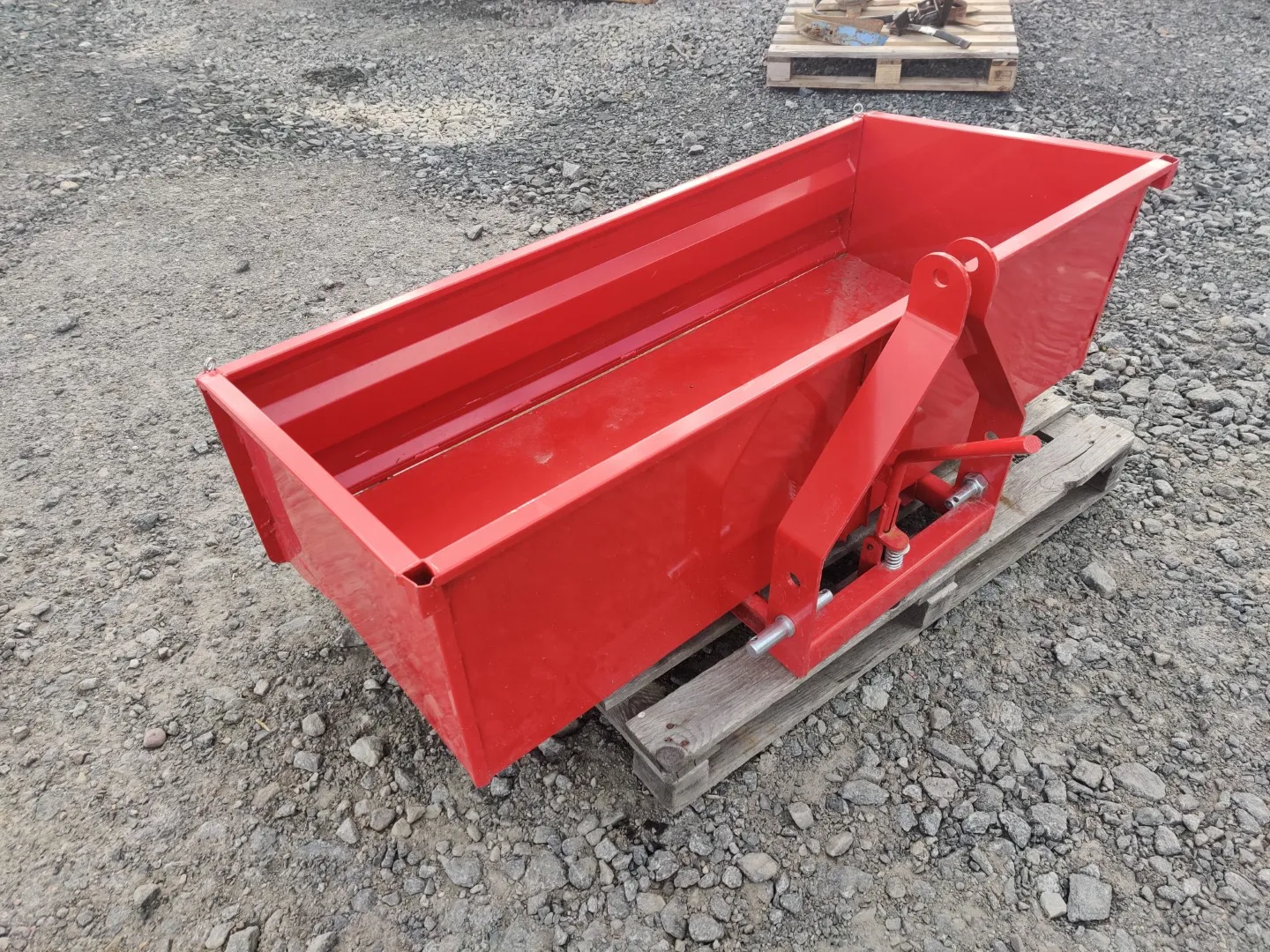 Taret 150cm kuljetuslaatikko / Kippaava takakauha pikkutraktoriin