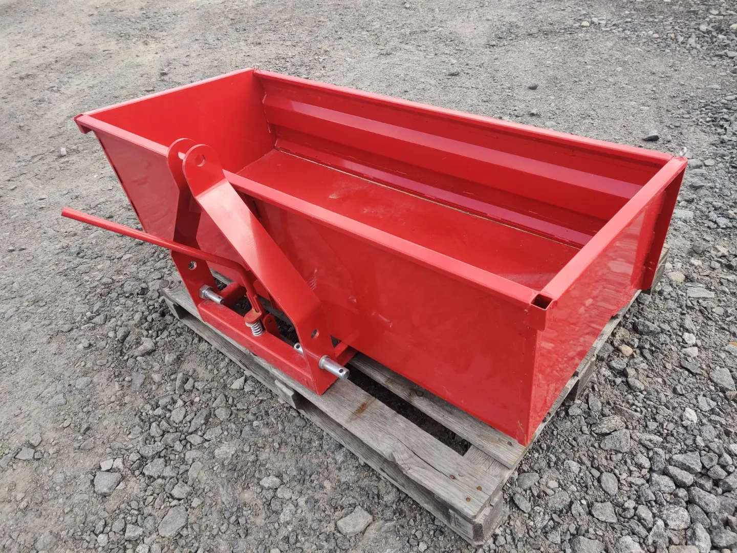 Taret 150cm kuljetuslaatikko / Kippaava takakauha pikkutraktoriin