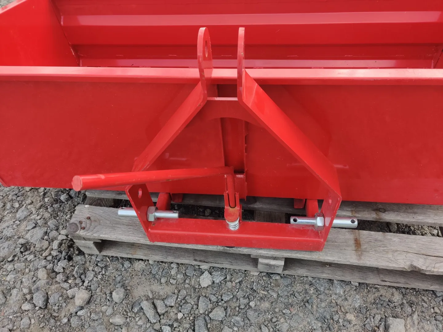 Taret 150cm kuljetuslaatikko / Kippaava takakauha pikkutraktoriin