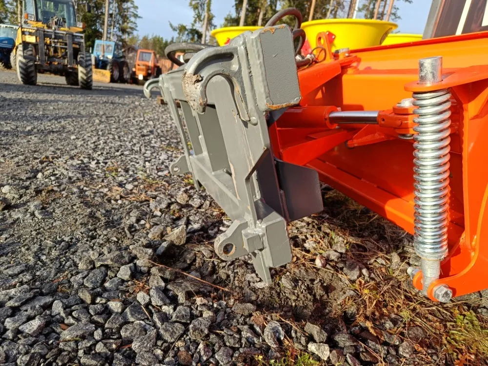 Pomarol SP180 lumilevy / Hydraulinen, EURO-kiinnike, hardox terä