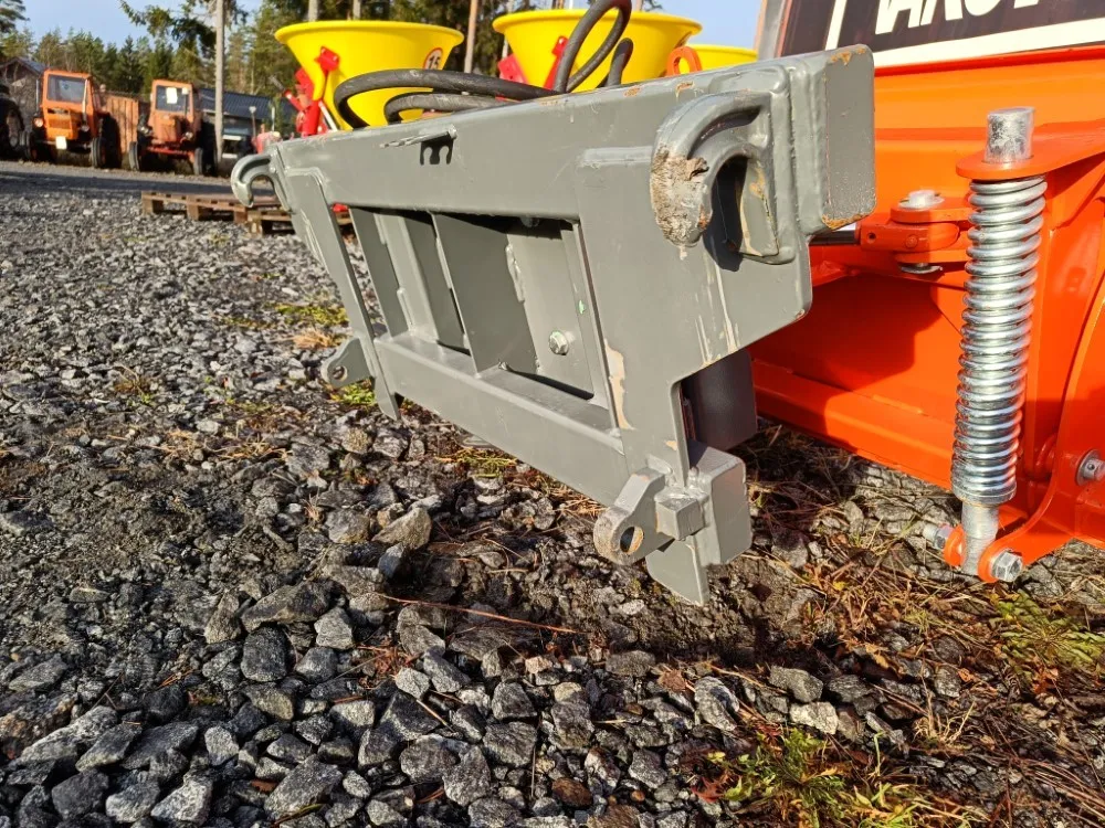 Pomarol SP180 lumilevy / Hydraulinen, EURO-kiinnike, hardox terä