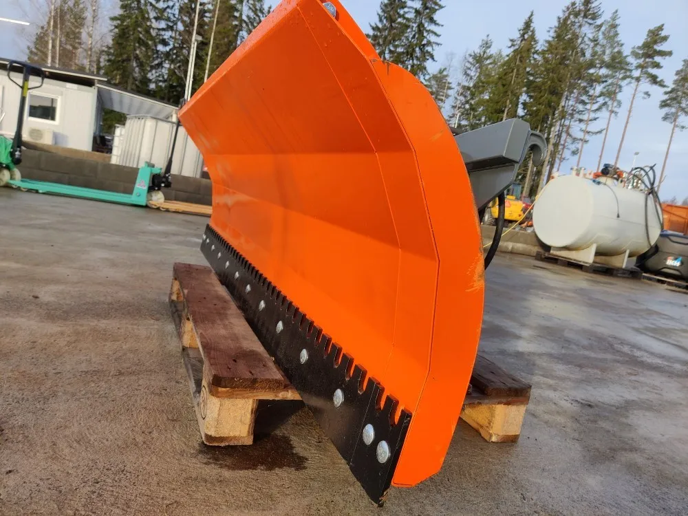 Pomarol SP220 lumilevy / Hydraulinen, EURO kiinnike, hardox terä