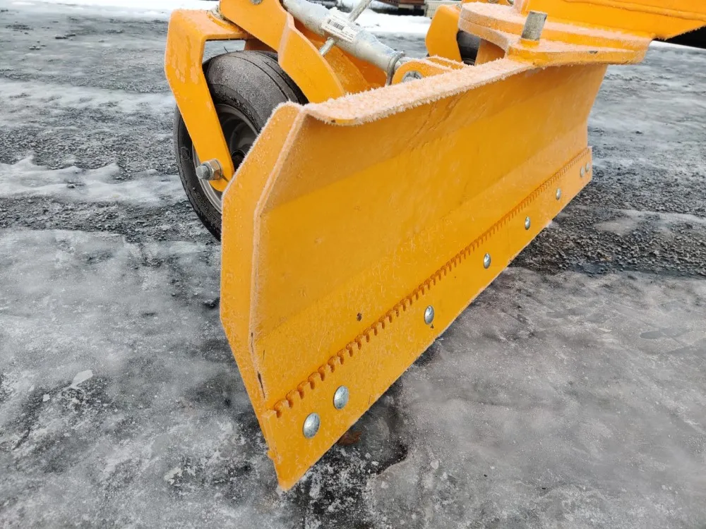 FK Machinery 180cm perälevy / Hydraulinen - Hardox terä ja tukipyörät