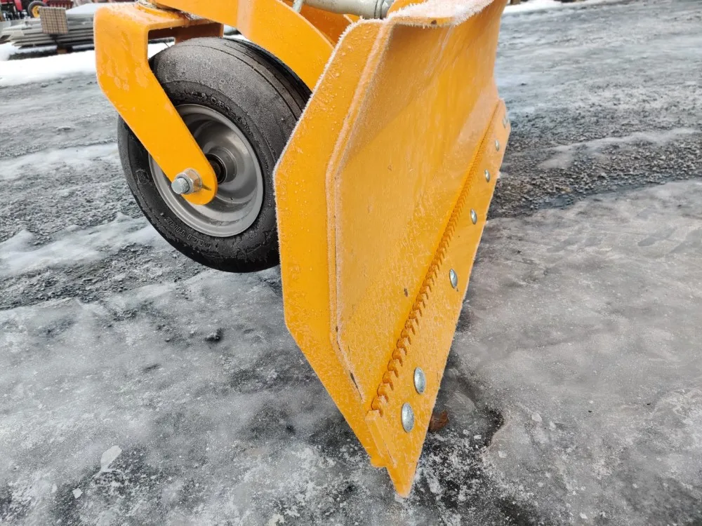 FK Machinery 180cm perälevy / Hydraulinen - Hardox terä ja tukipyörät
