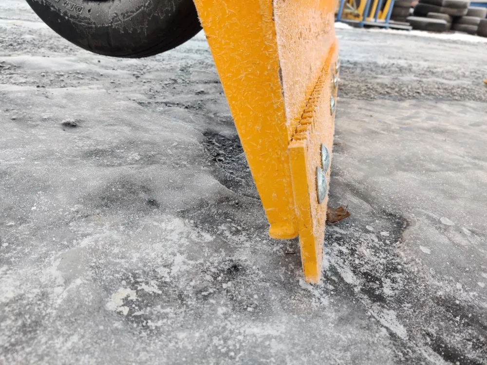 FK Machinery 180cm perälevy / Hydraulinen - Hardox terä ja tukipyörät
