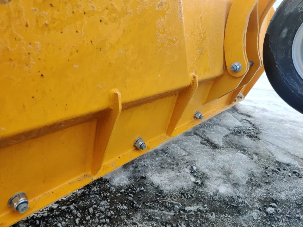 FK Machinery 180cm perälevy / Hydraulinen - Hardox terä ja tukipyörät