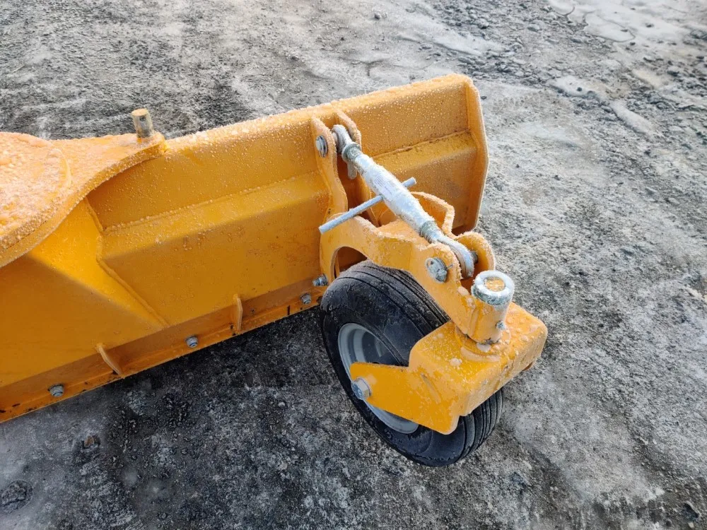 FK Machinery 210cm perälevy / Hydraulinen - Hardox terä ja tukipyörät