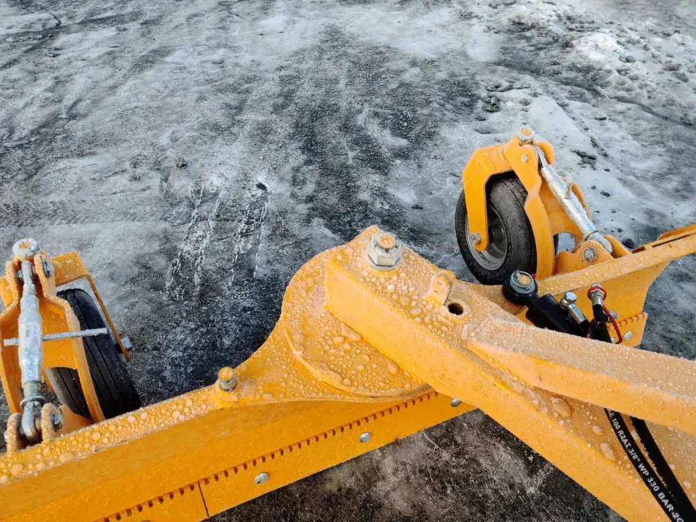 FK Machinery 210cm perälevy / Hydraulinen - Hardox terä ja tukipyörät