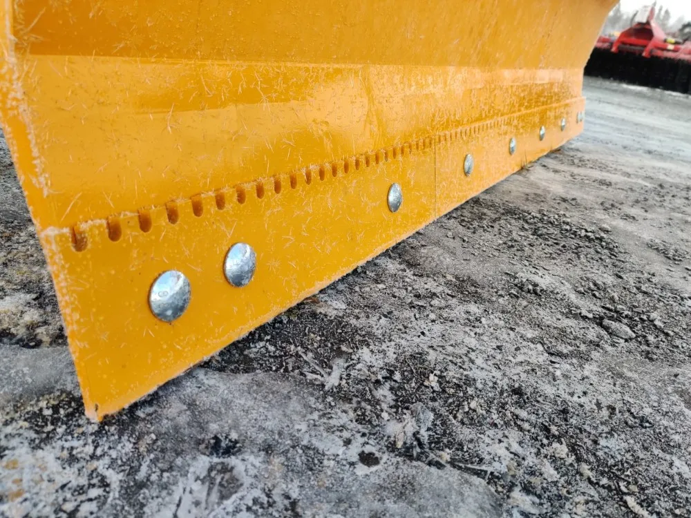 FK Machinery 210cm perälevy / Hydraulinen - Hardox terä ja tukipyörät