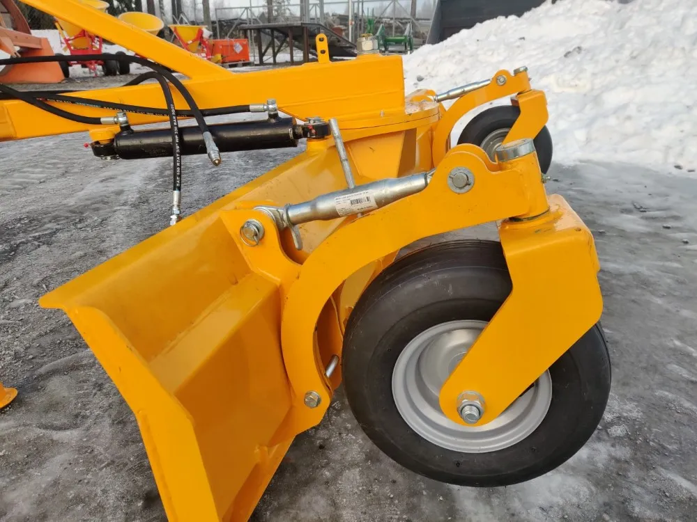 FK Machinery 240cm perälevy / Hydraulinen - Hardox terä ja tukipyörät