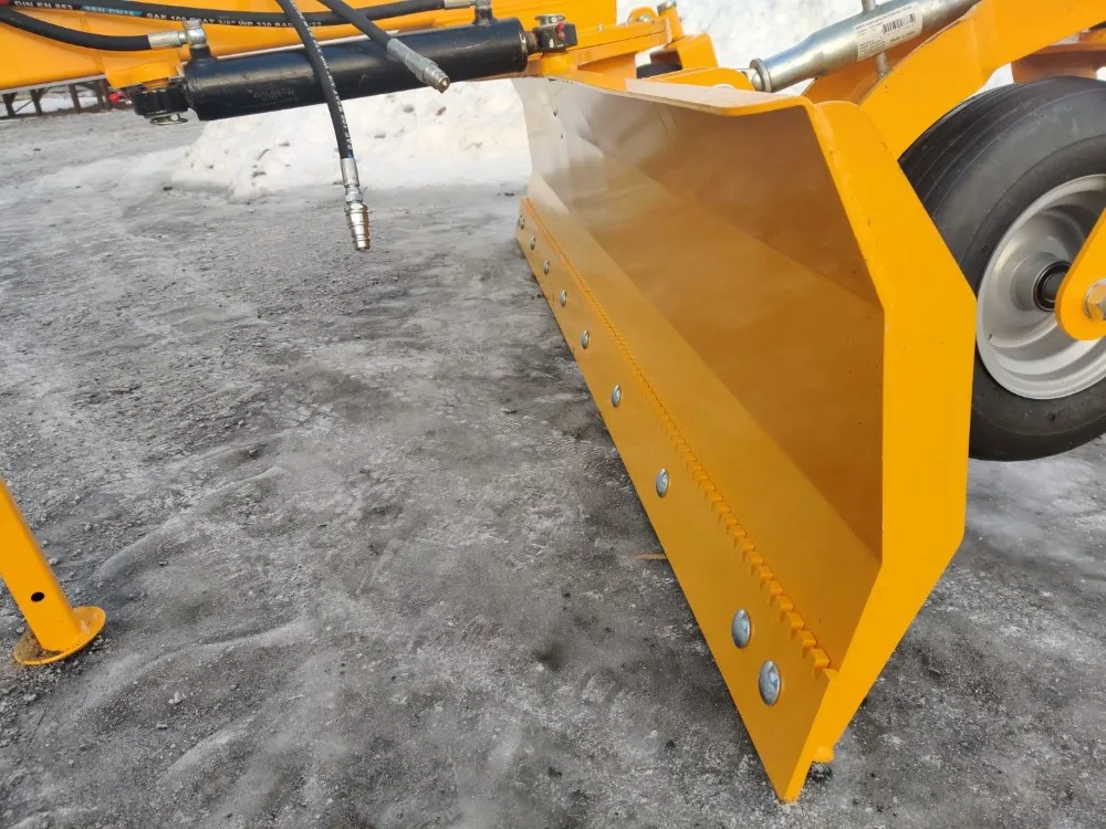 FK Machinery 240cm perälevy / Hydraulinen - Hardox terä ja tukipyörät