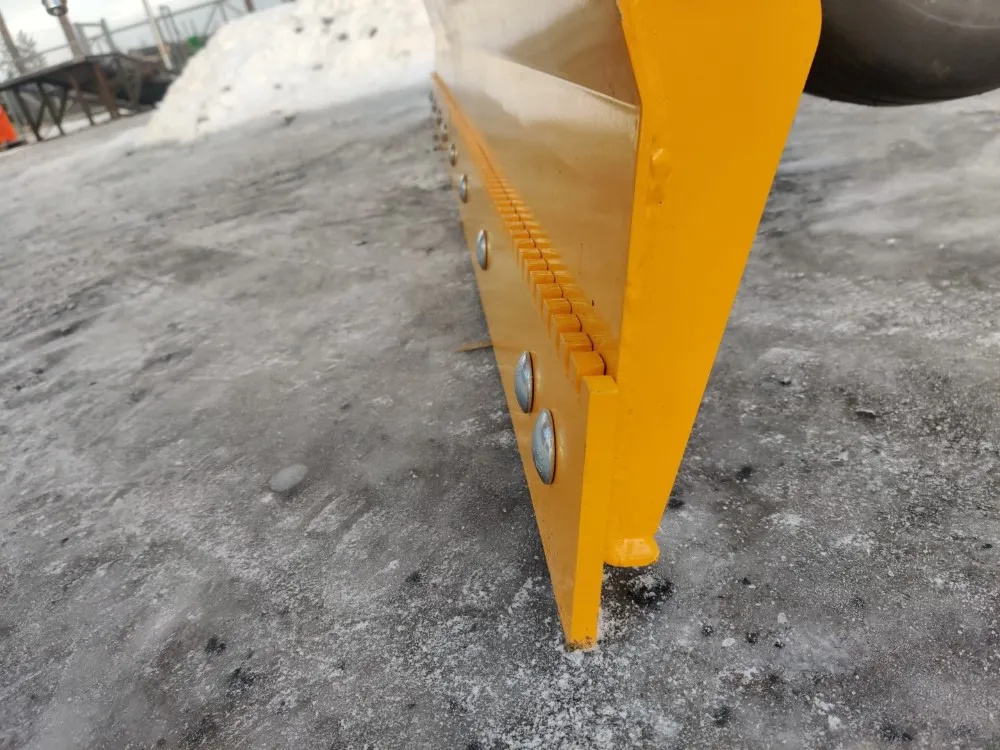 FK Machinery 240cm perälevy / Hydraulinen - Hardox terä ja tukipyörät