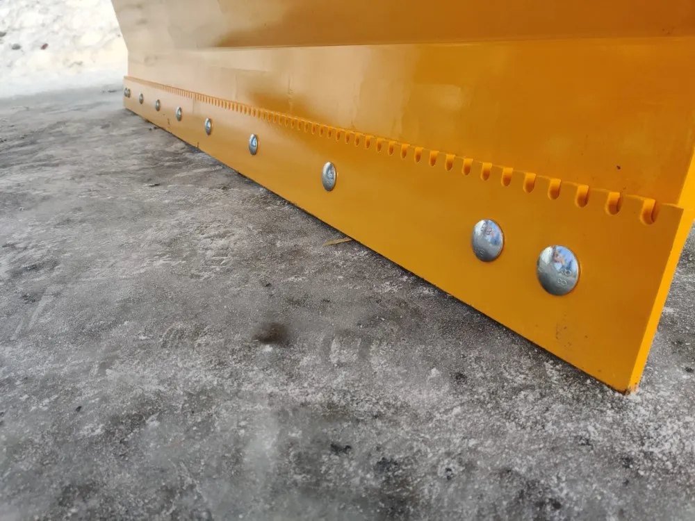 FK Machinery 240cm perälevy / Hydraulinen - Hardox terä ja tukipyörät