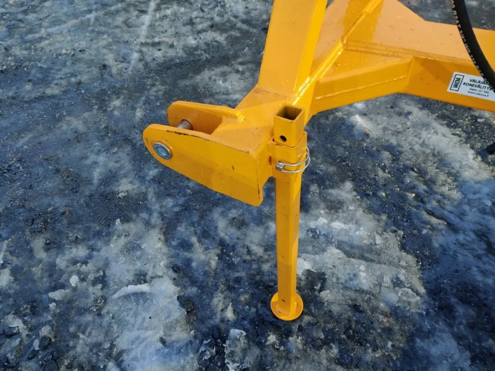 FK Machinery 270cm perälevy / Hydraulinen - Hardox terä ja tukipyörät