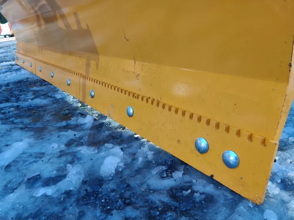FK Machinery 270cm perälevy / Hydraulinen - Hardox terä ja tukipyörät