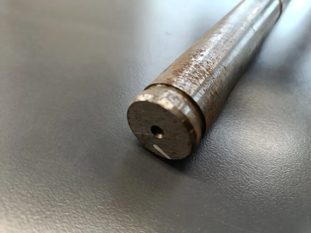 Akseli 455mm / Lisicki Z178 lieriöniittokoneeseen