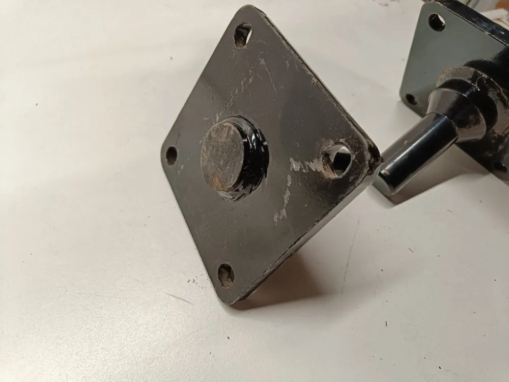 37mm vetokartun päät pultattavat pari / Rol-Ex lautasmuokkaimeen