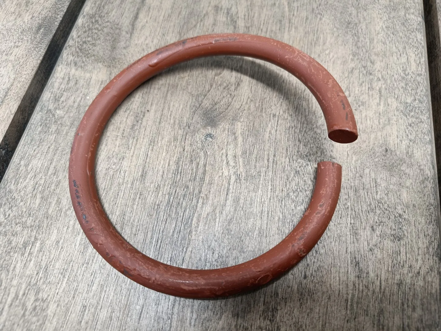 Piikkien kiinnityslenkki / Jar-Met rengasäkeeseen