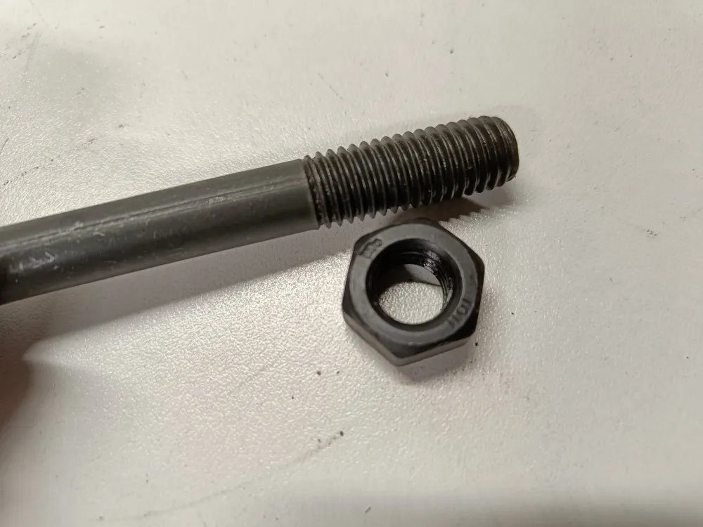 Keskiterän kiinnityspultti 12x90 / Vahvuus 12.9 Rol-Ex KBO ja Orkan