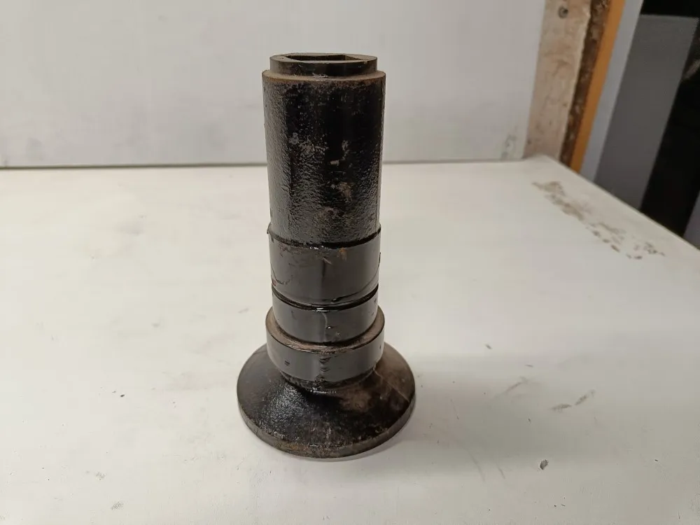 Lautasen päätyholkki / Strumyk Alfa