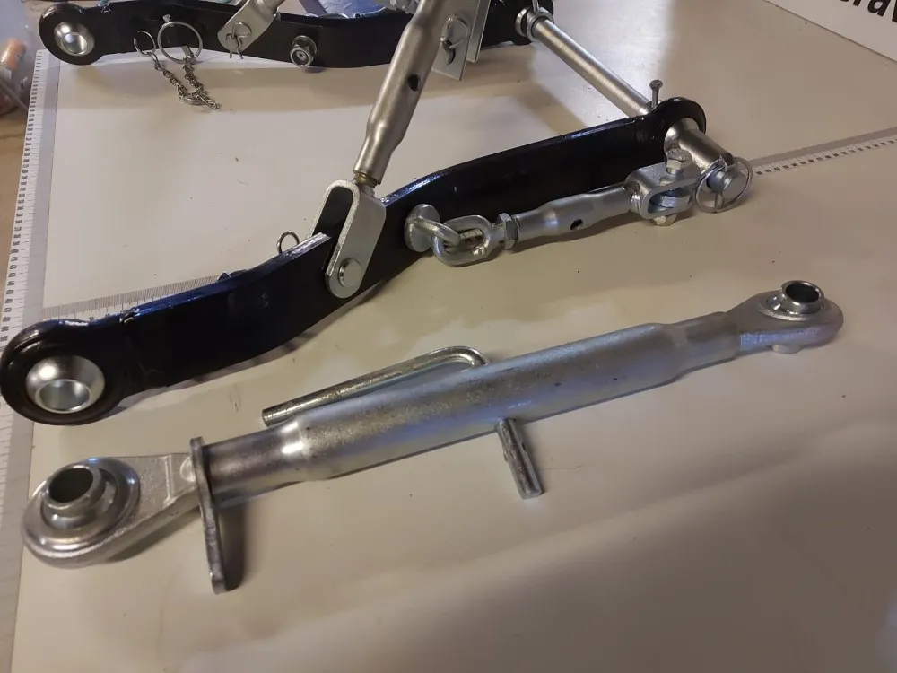 Nostolaitesarja minitraktoriin / Vetovarret 570mm