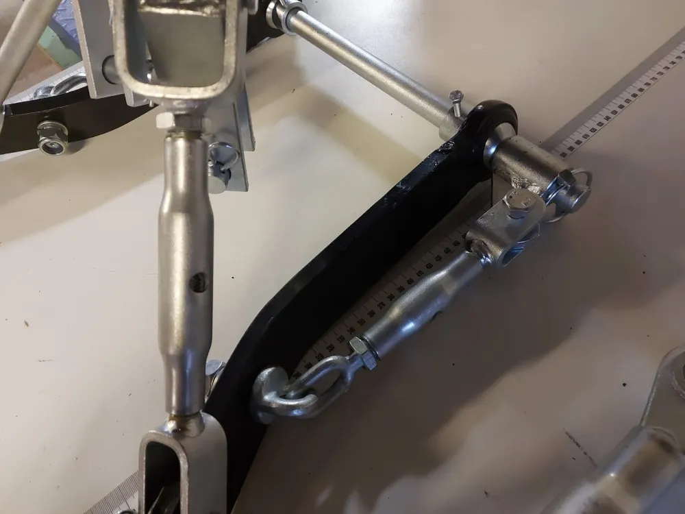 Nostolaitesarja minitraktoriin / Vetovarret 570mm