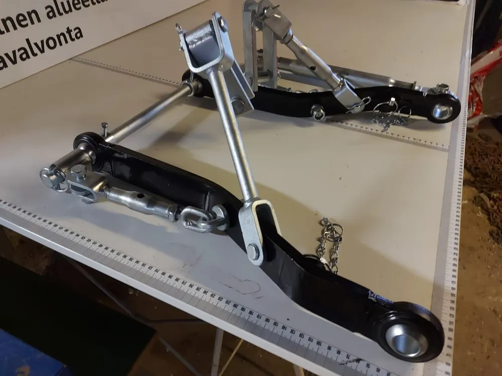 Nostolaitesarja minitraktoriin / Vetovarret 570mm