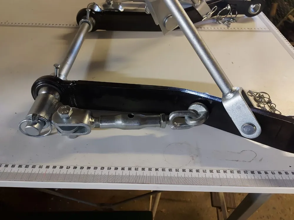 Nostolaitesarja minitraktoriin / Vetovarret 570mm